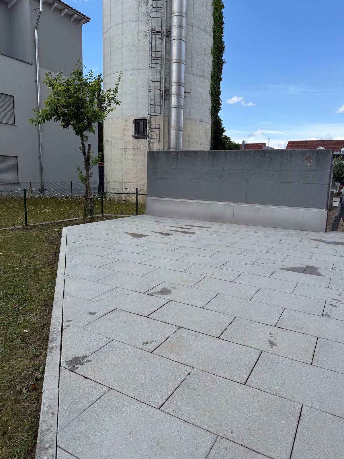 Terrassenbereich vor der Reinigung
